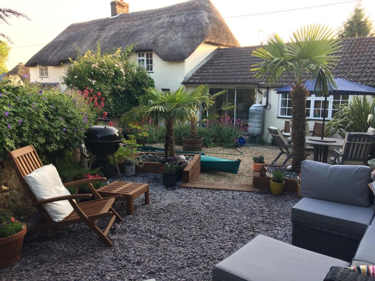 Guest Suite At 31 Little England Milborne Saint Andrew Экстерьер фото