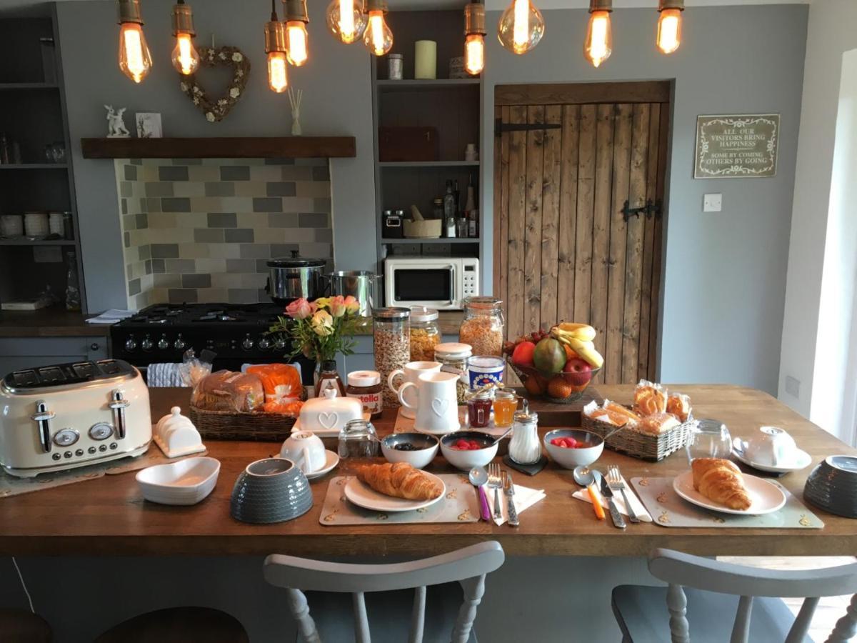 Guest Suite At 31 Little England Milborne Saint Andrew Экстерьер фото
