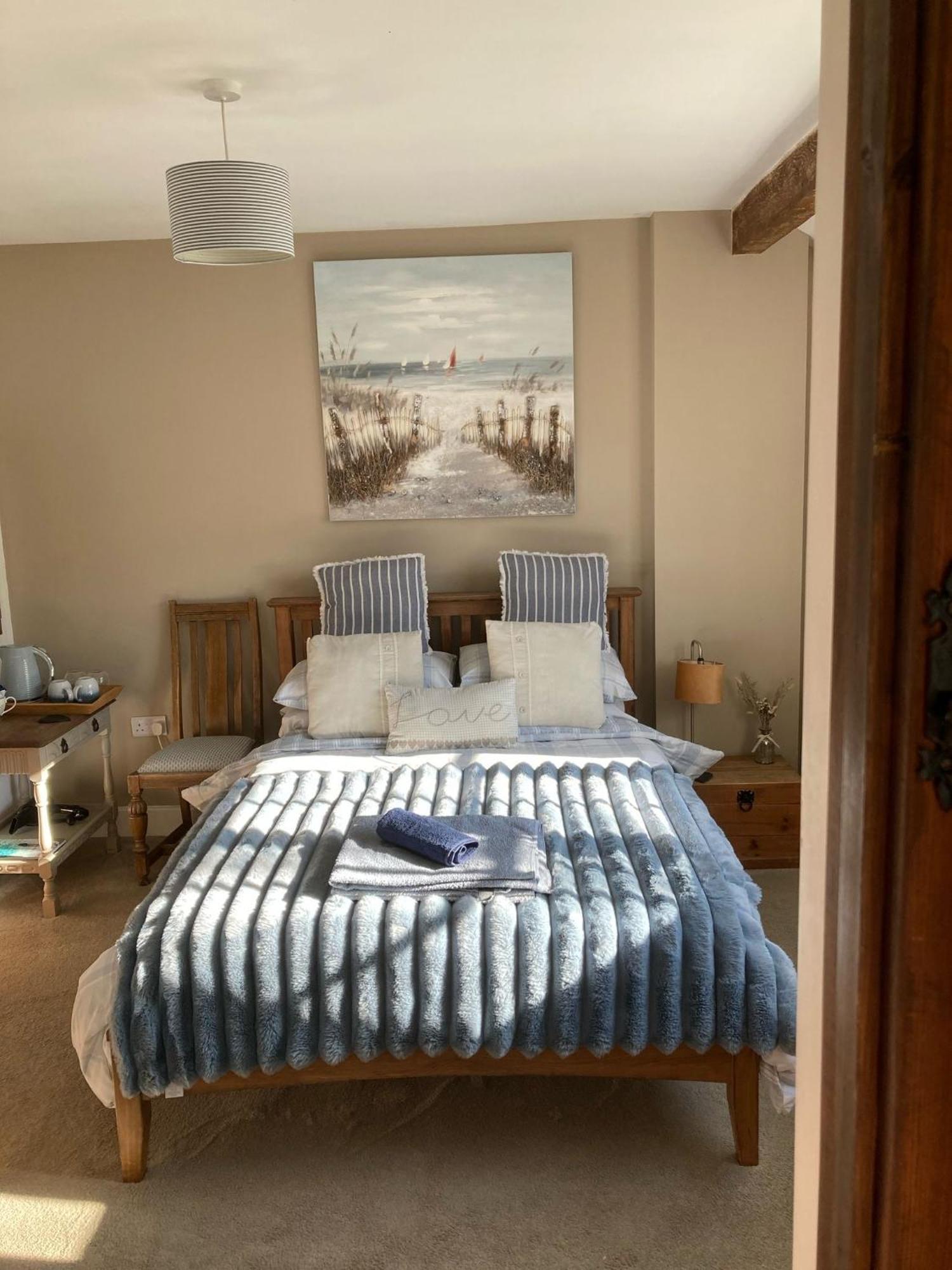 Guest Suite At 31 Little England Milborne Saint Andrew Экстерьер фото