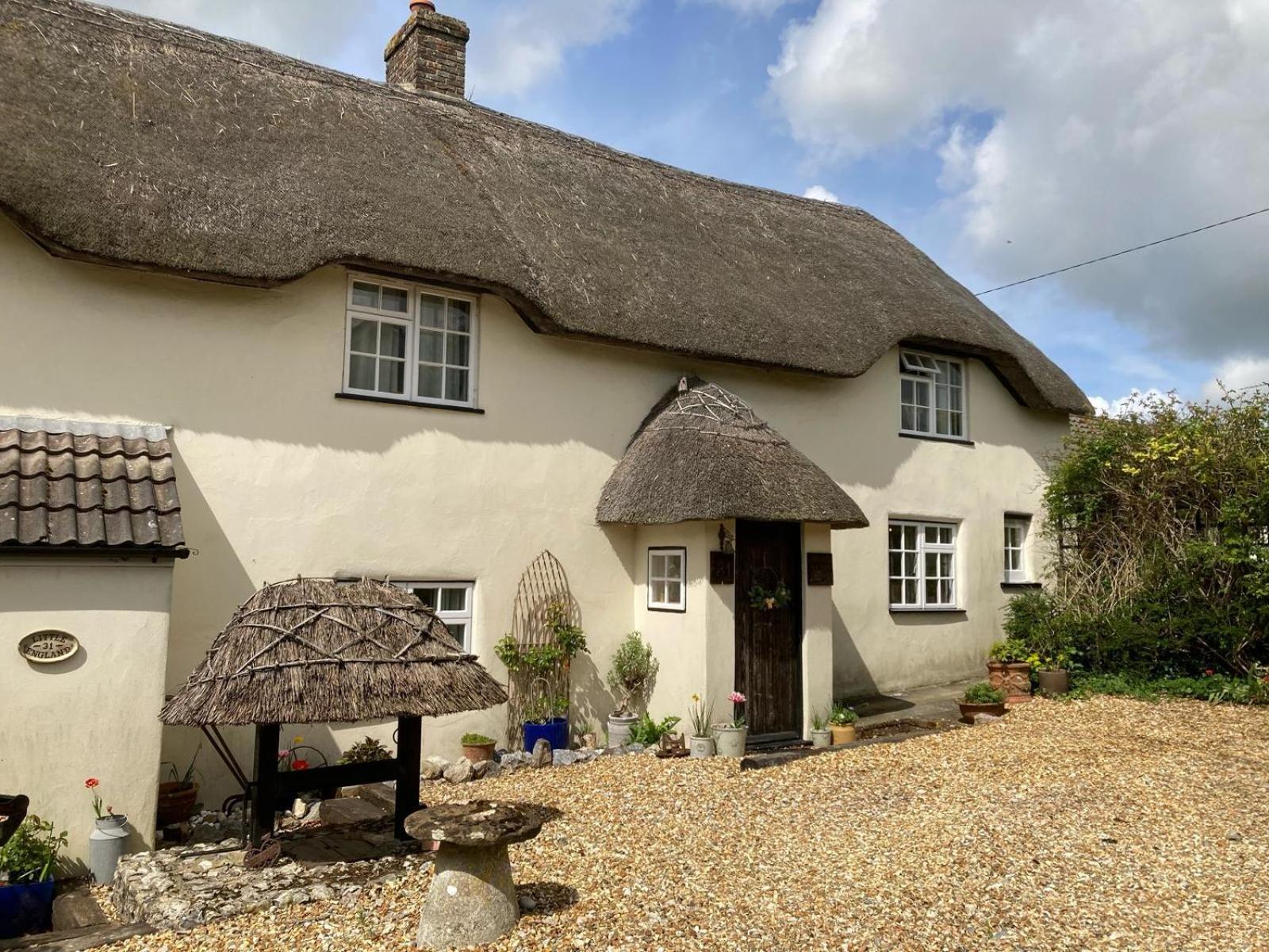 Guest Suite At 31 Little England Milborne Saint Andrew Экстерьер фото